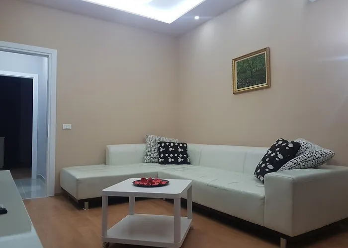 Cityheart Near Skanderbeg Square By Robert Apartment